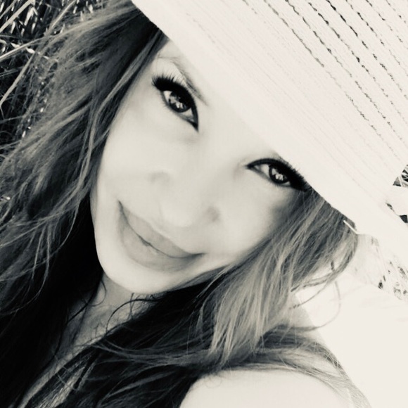 Meet your Posher, Talya - Picture 1 of 1